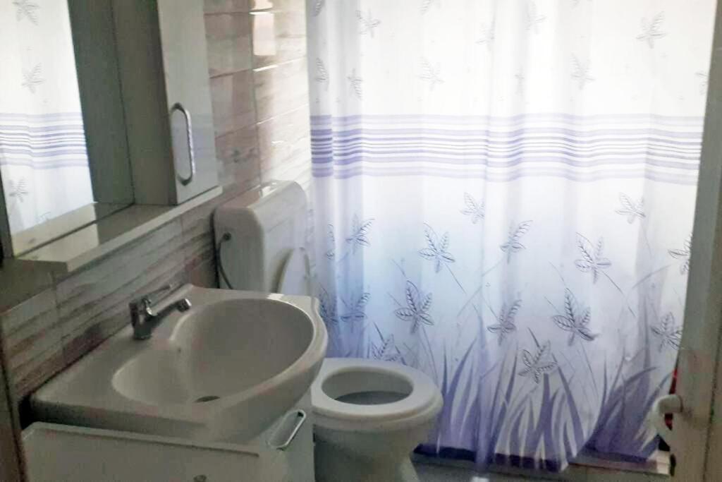 Lovely 1 Bedroom Within Walking Distance, Views Peje Eksteriør bilde